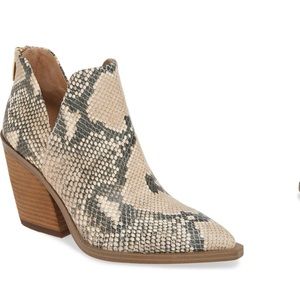 Vince Camuto Gigietta Bootie Size 8